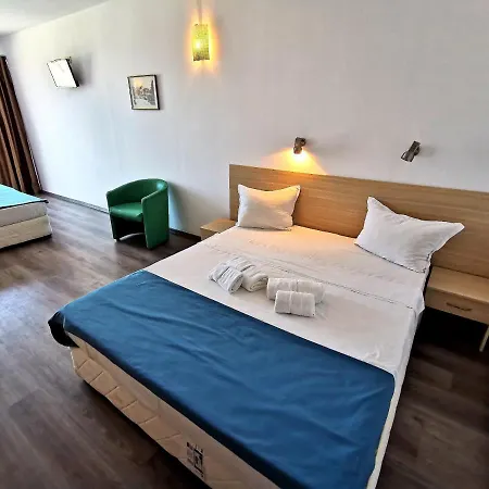 Largo Hotell Slăntjev Brjag