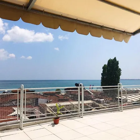 Largo Hotell Slăntjev Brjag