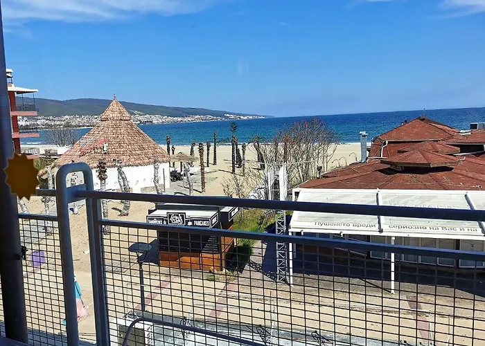 Largo Beach Hotel Otel 3*