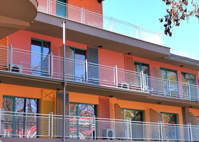 Largo Beach Hotel Otel