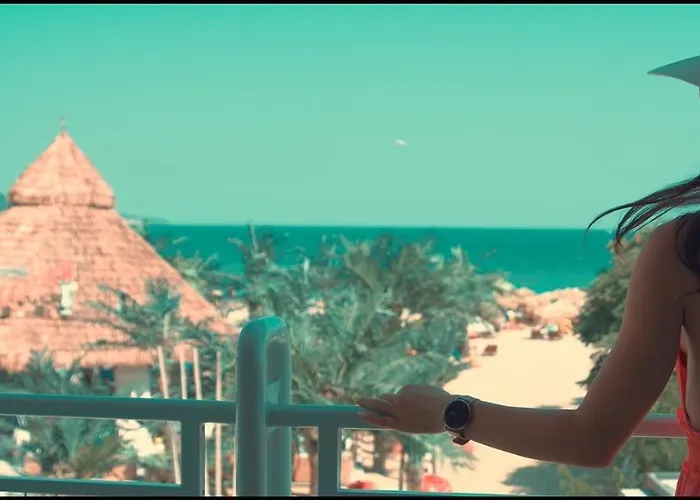 Largo Beach Hotel Otel 3*