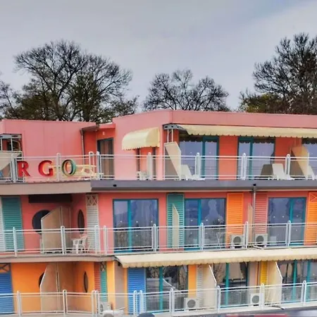 Largo Hotel 3*
