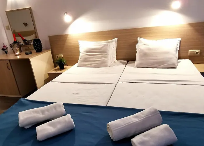 Largo Beach Hotel 酒店