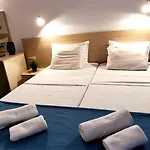 Largo Beach Hotel ホテル