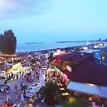 Largo Beach Hotel ホテル