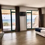 Largo Beach Hotel