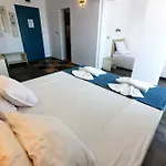 Largo Beach Hotel ホテル