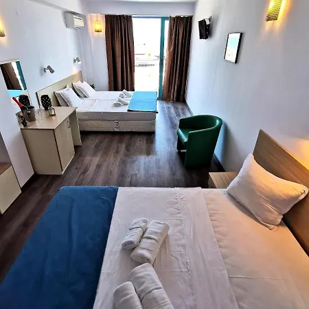 Largo Hotel 3*