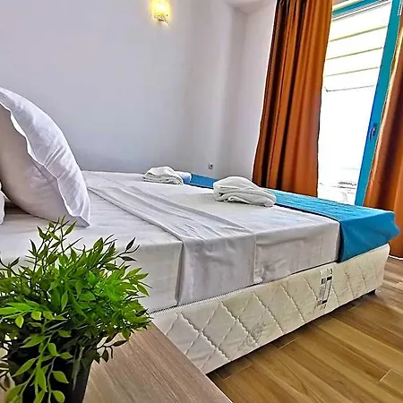Largo Szálloda 3*