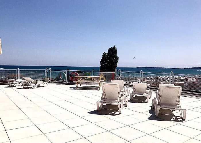 Largo Beach Hotel 3* Sunny Beach