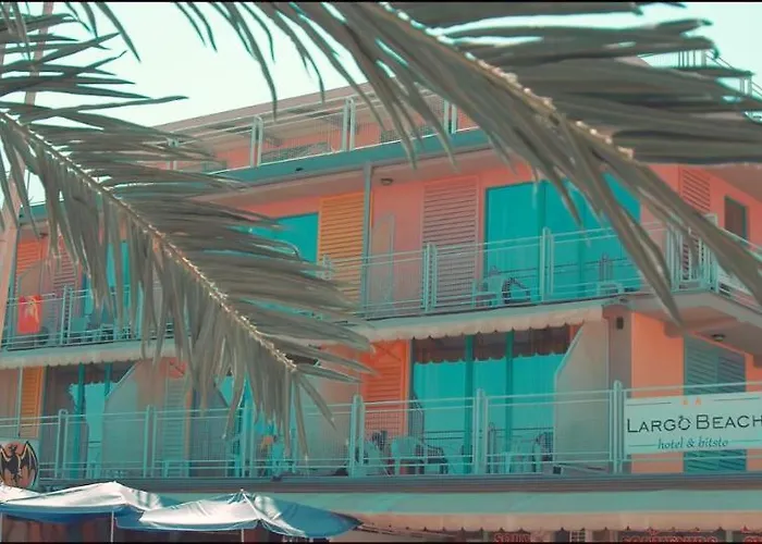 Largo Beach Hotel